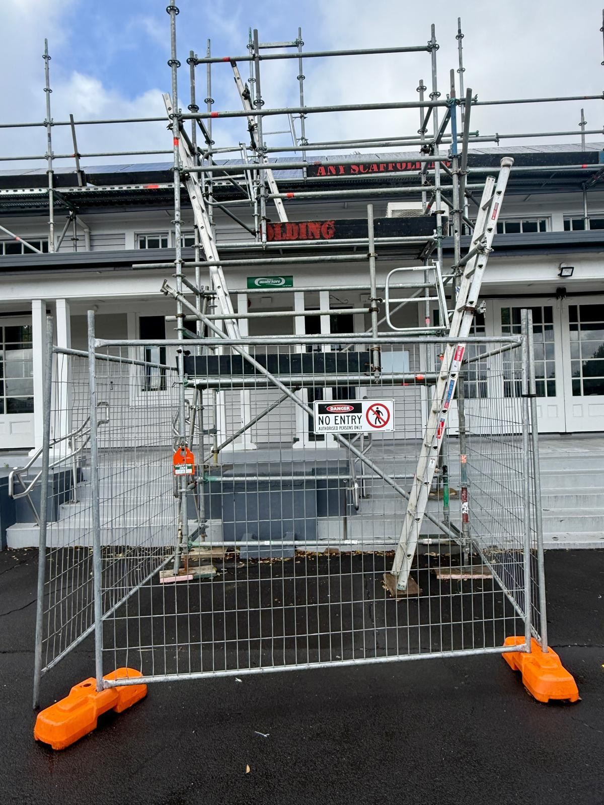 scaffolding for solar installation